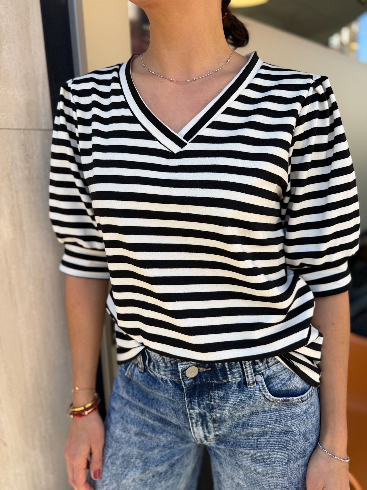 V-neck Shirt Casey