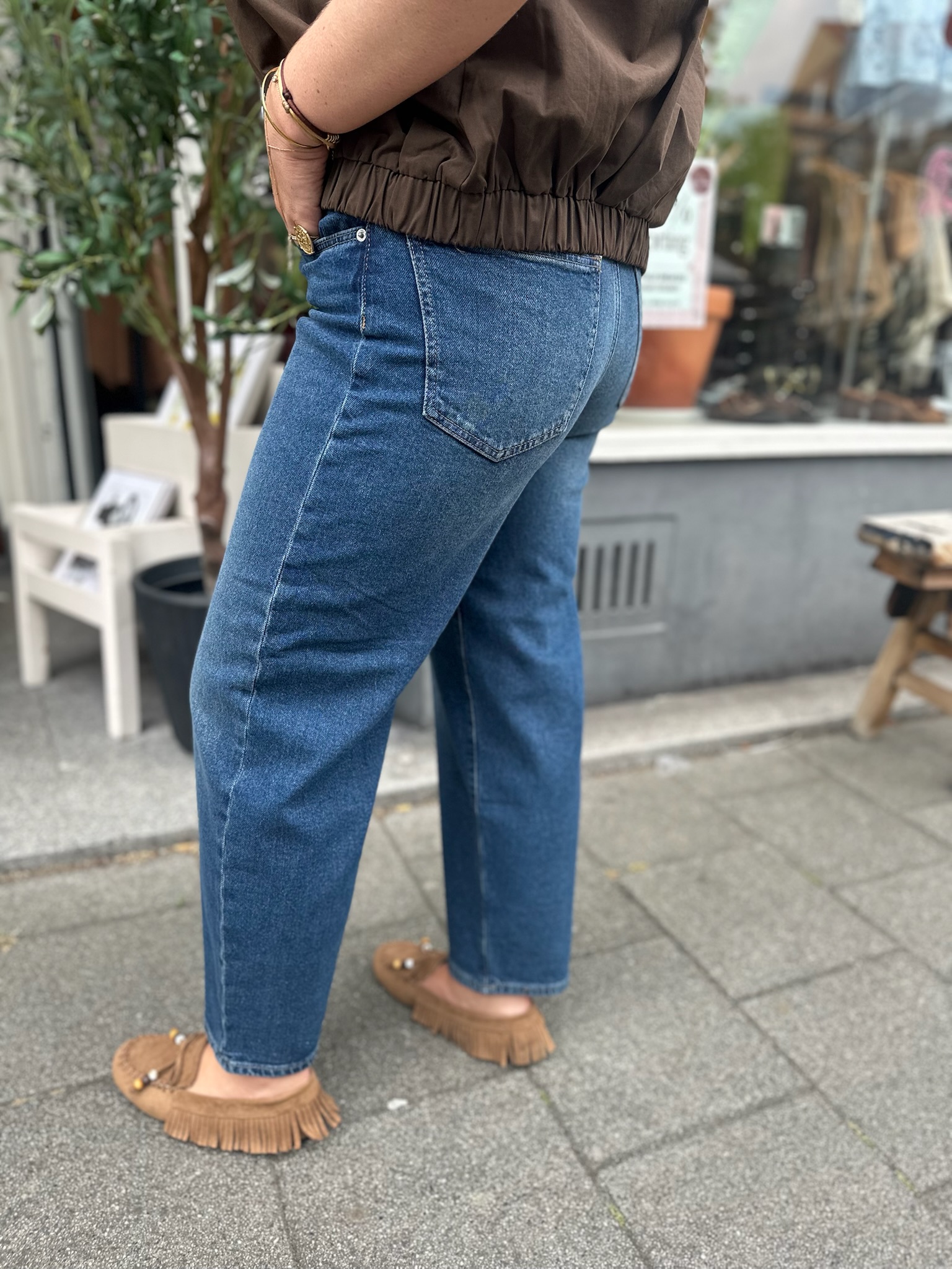 Leila Dark Vintage 90s L28
