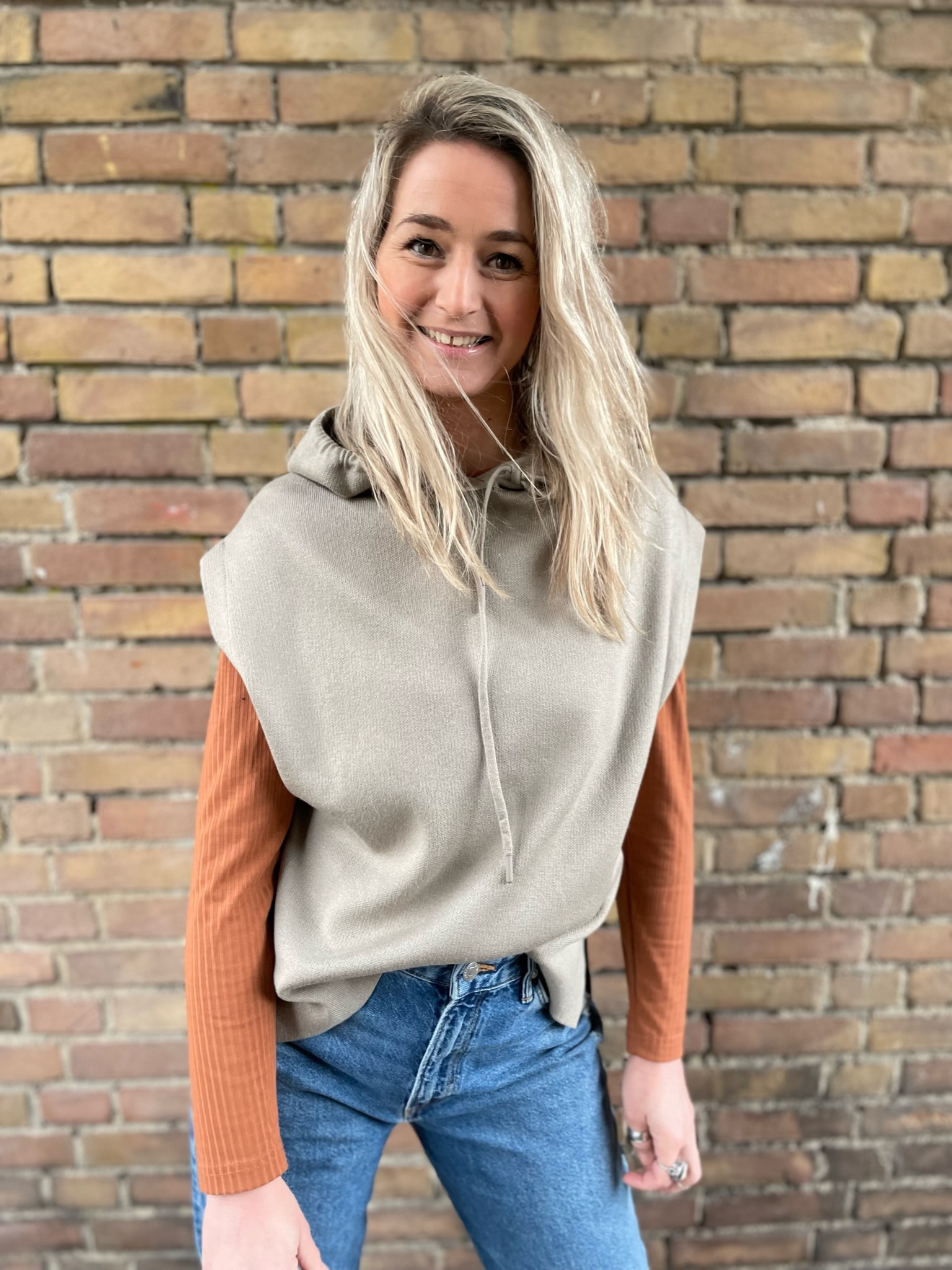 Sleeveless sweater