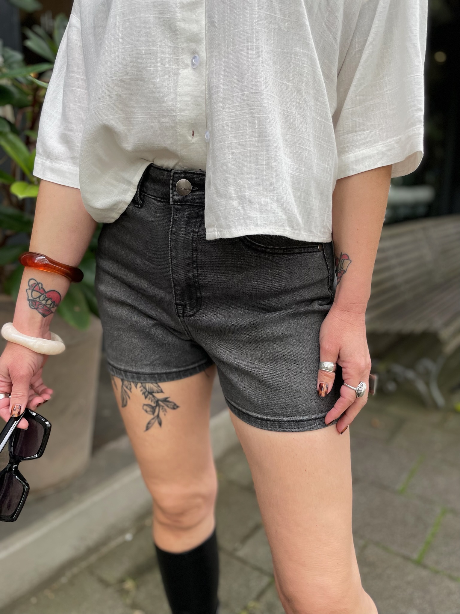 Short Noura