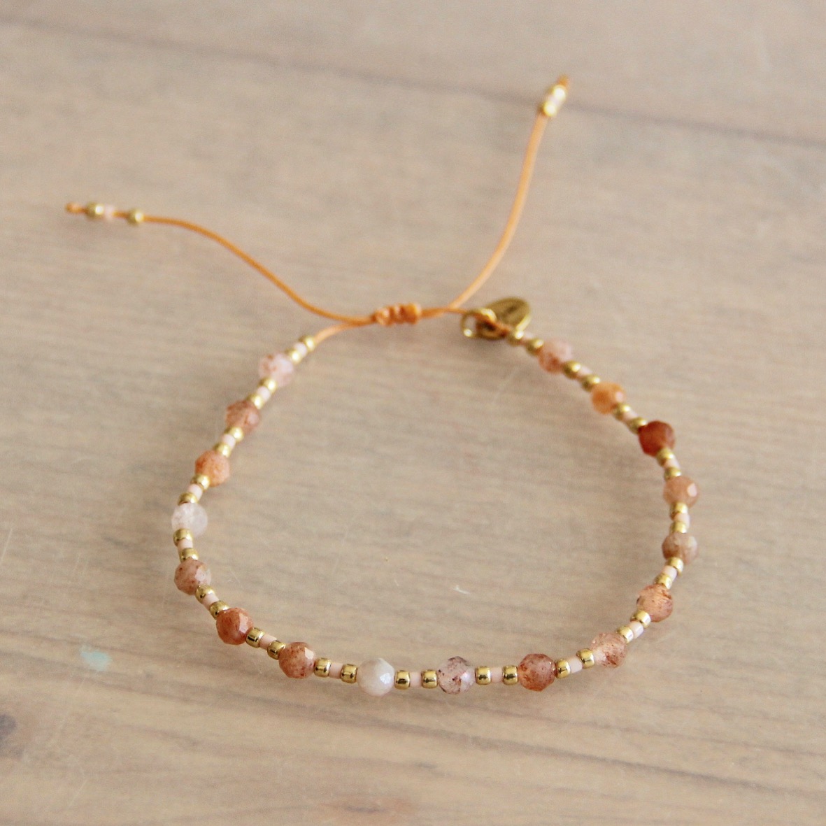 Miyuki armbandje met koraal edelsteentjes