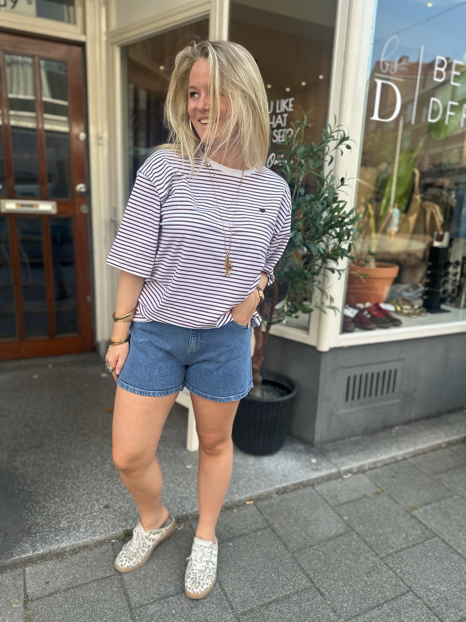 Onea Short