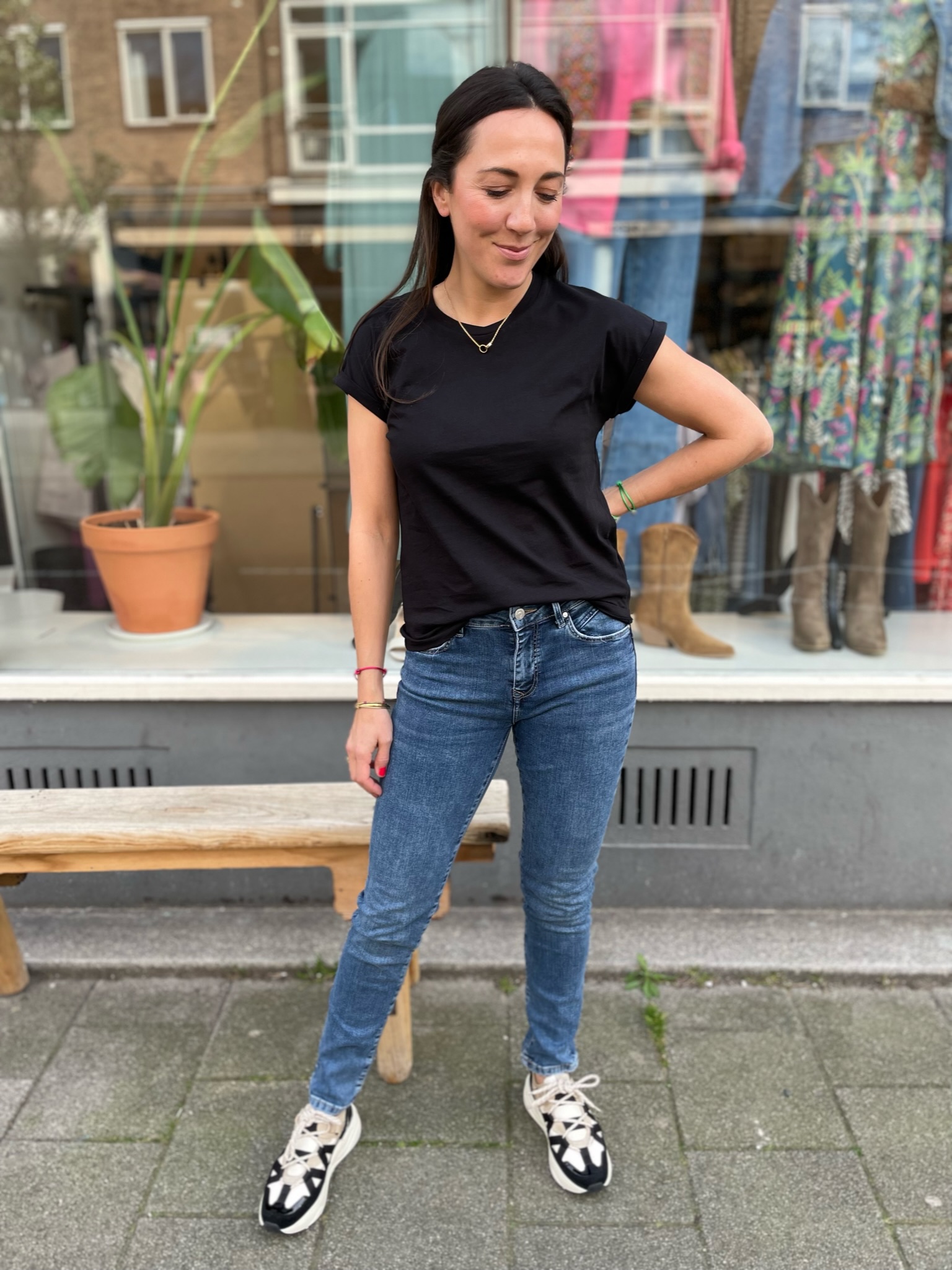 Ellen Tee