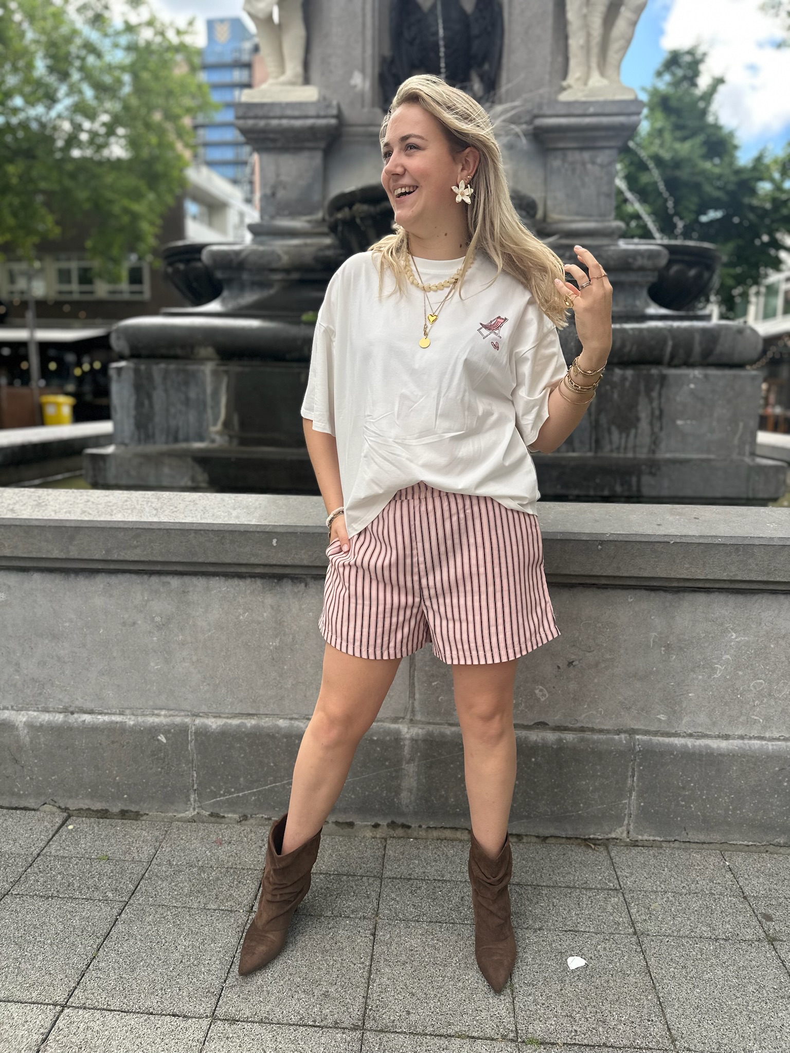 Short Belle