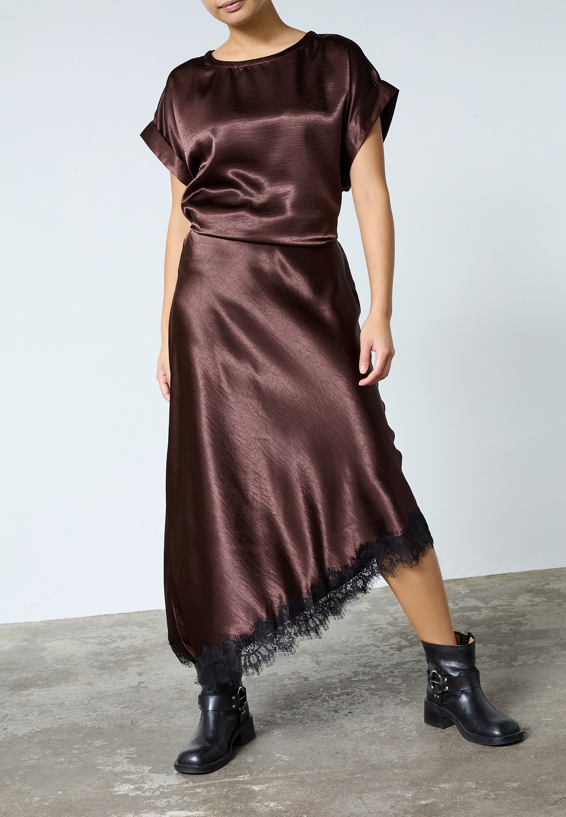 Gewo Lace Skirt