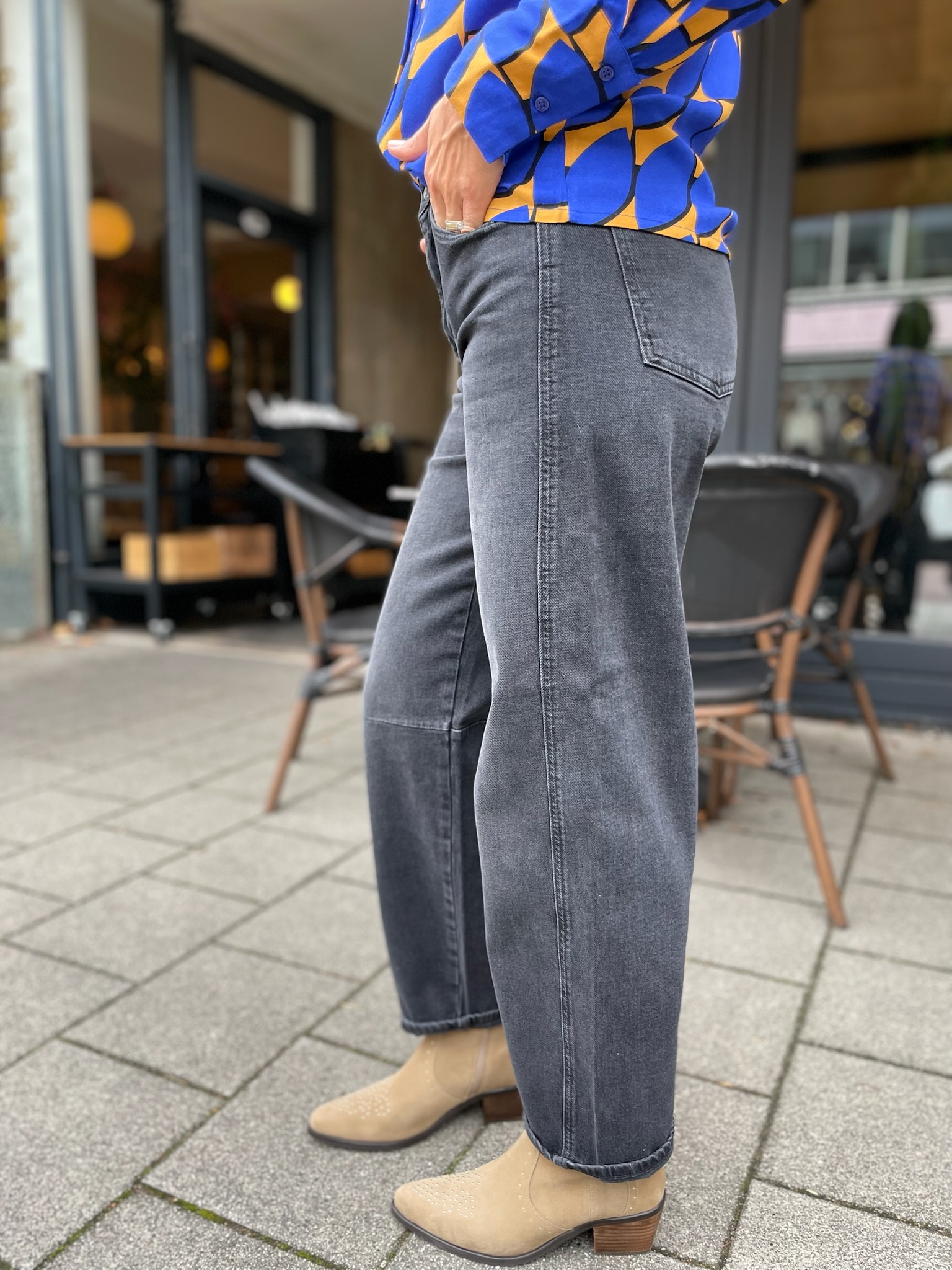 Leila With Cut Dark Smoke 90'S L32 Leila With Cut Dark Smoke 90'S L32