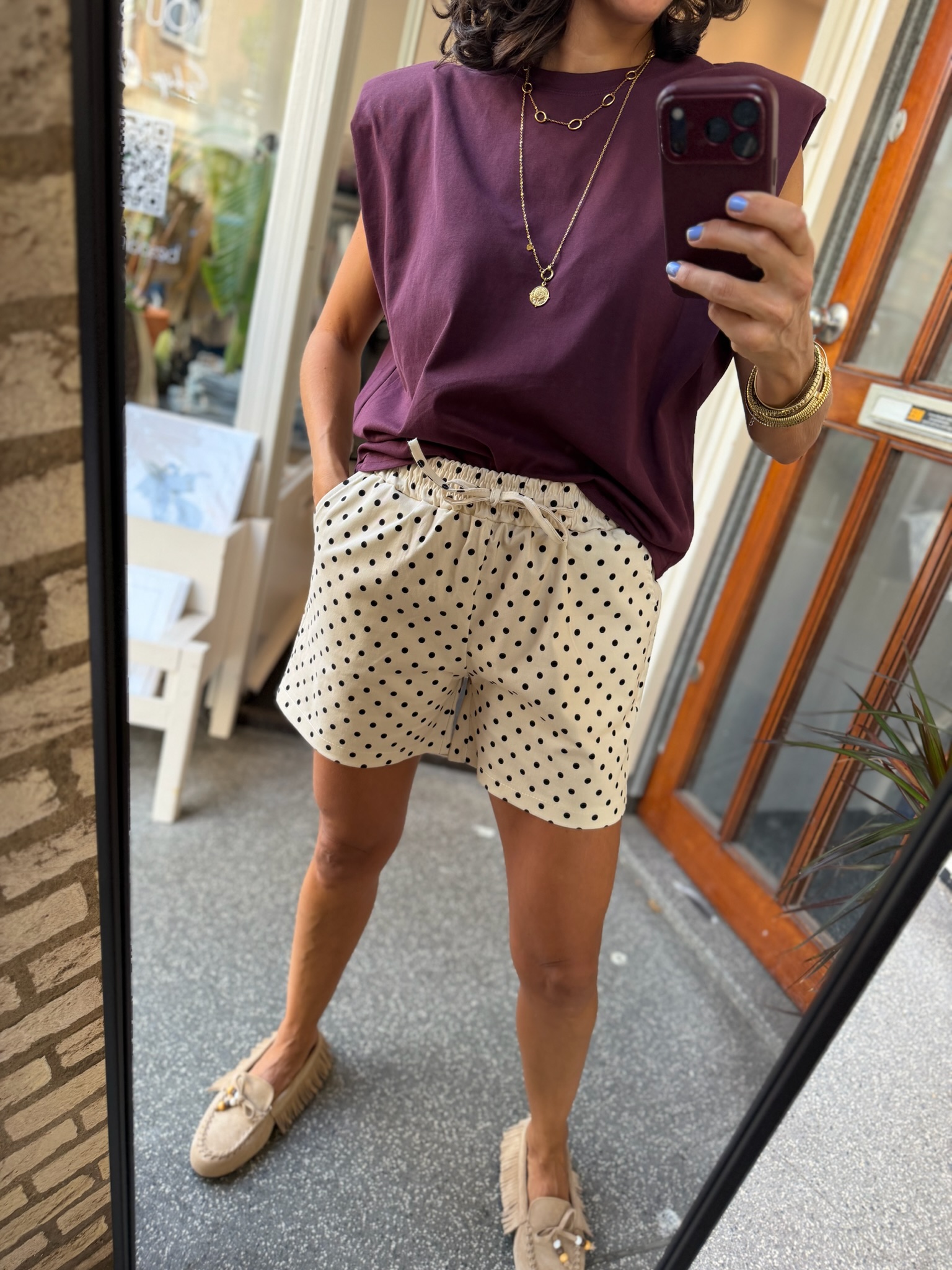 Short Happy Dots