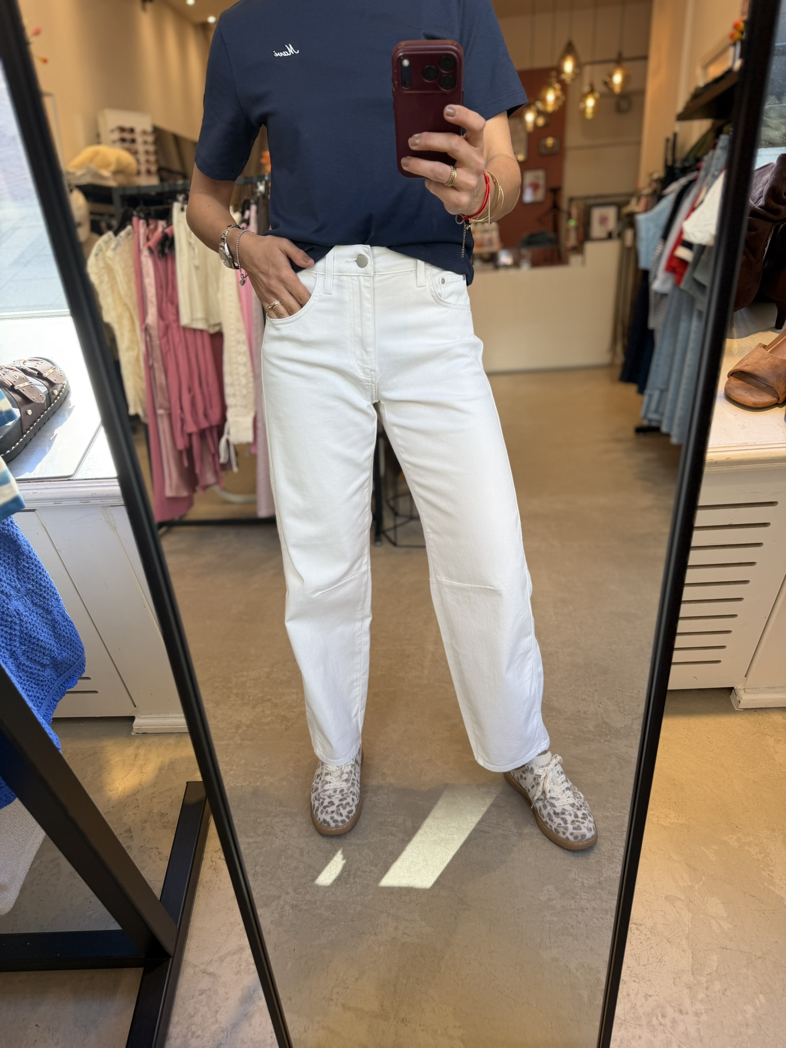 Leila With Cut White L30