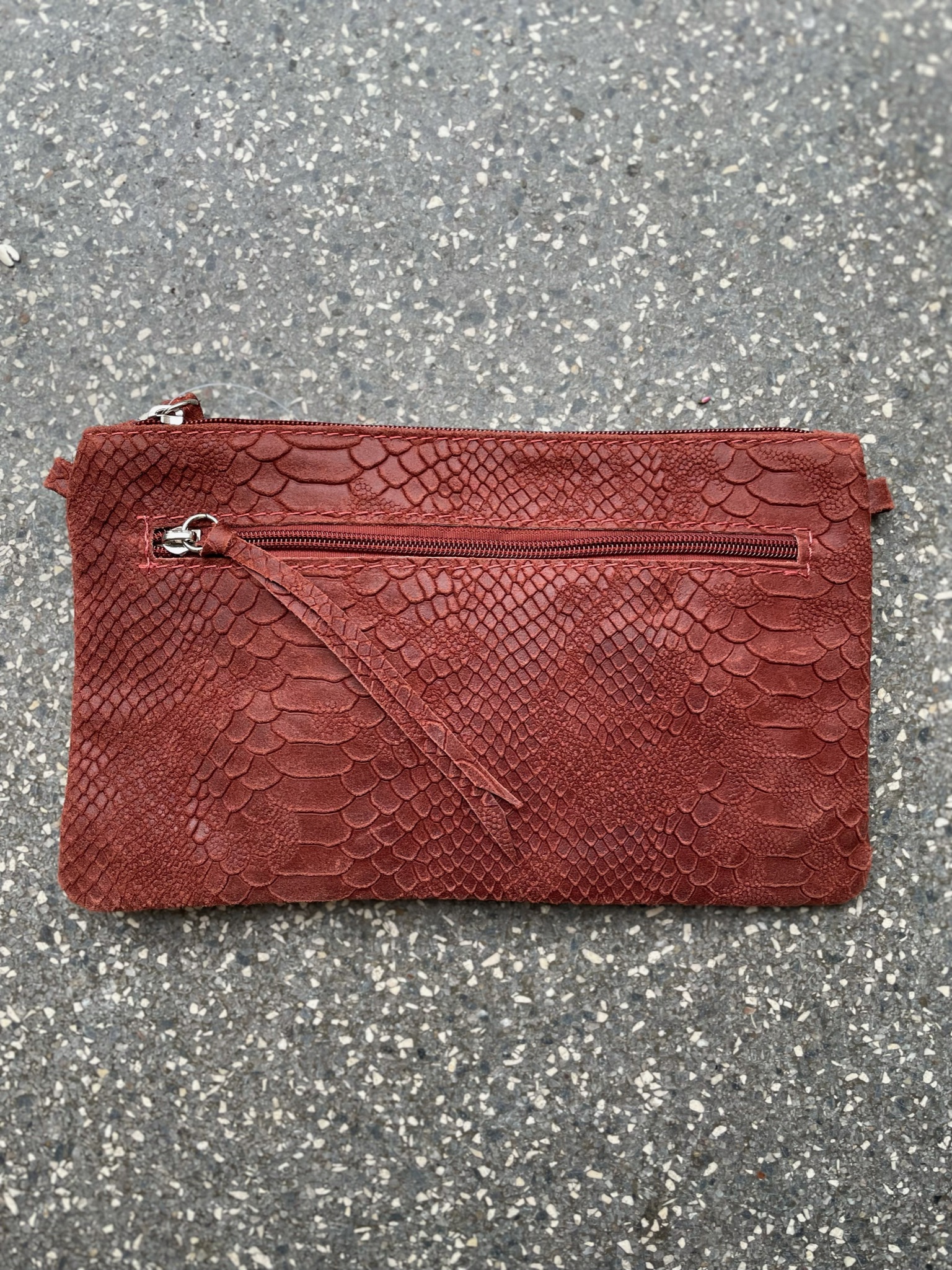 Snake clutch