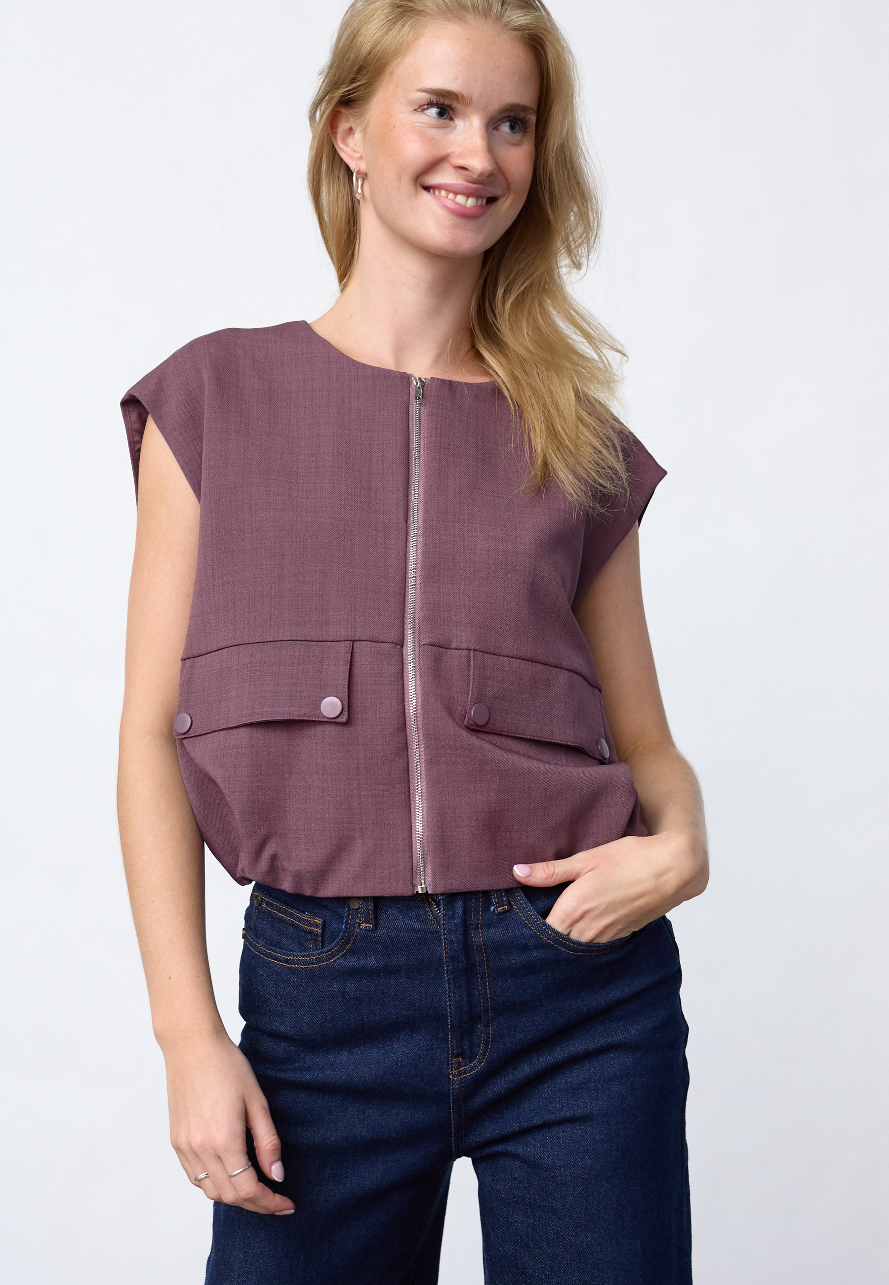 Garwin Vest - Berry