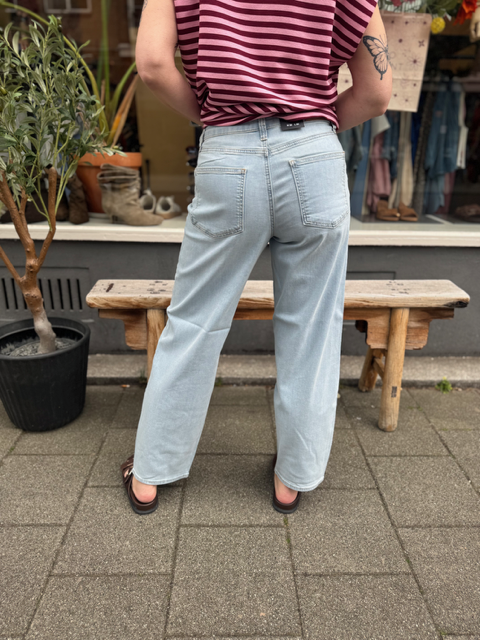 Leila Ice Brushed L28