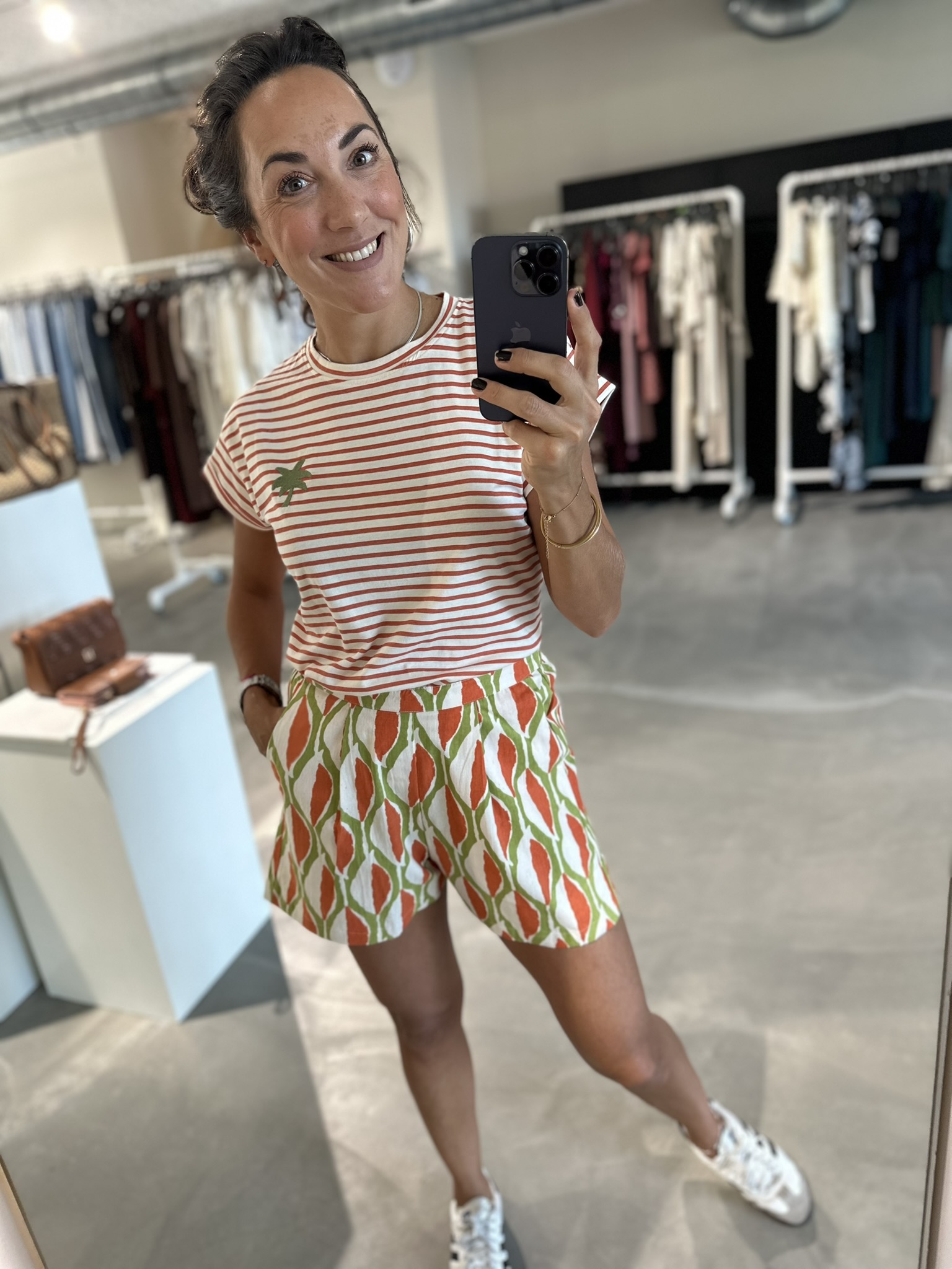Short Javiera