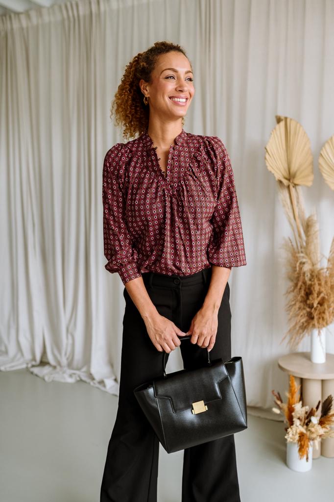 Blouse Puck